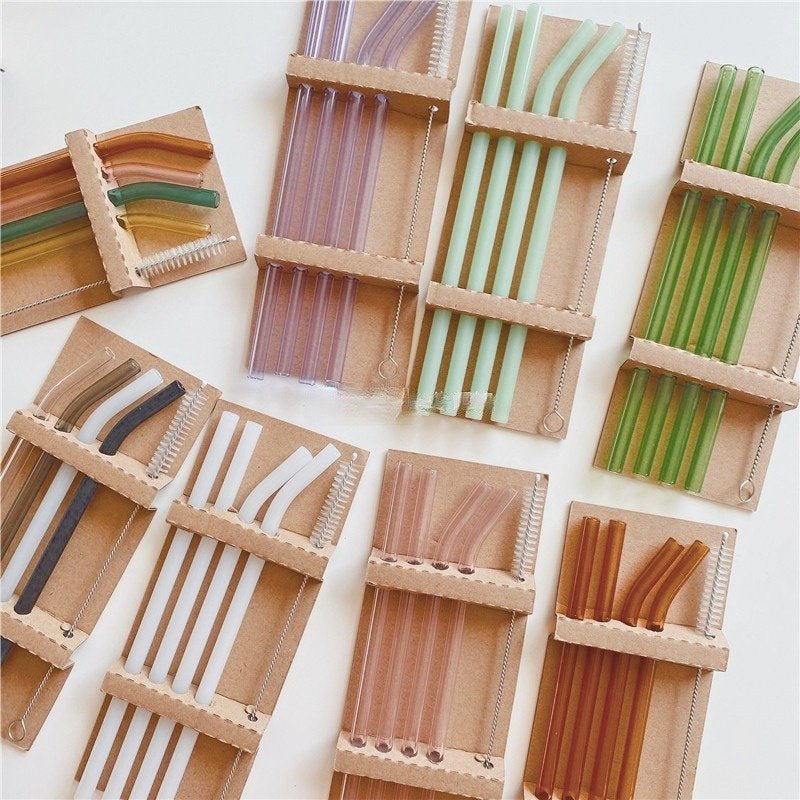 Színes üvegszívószálak