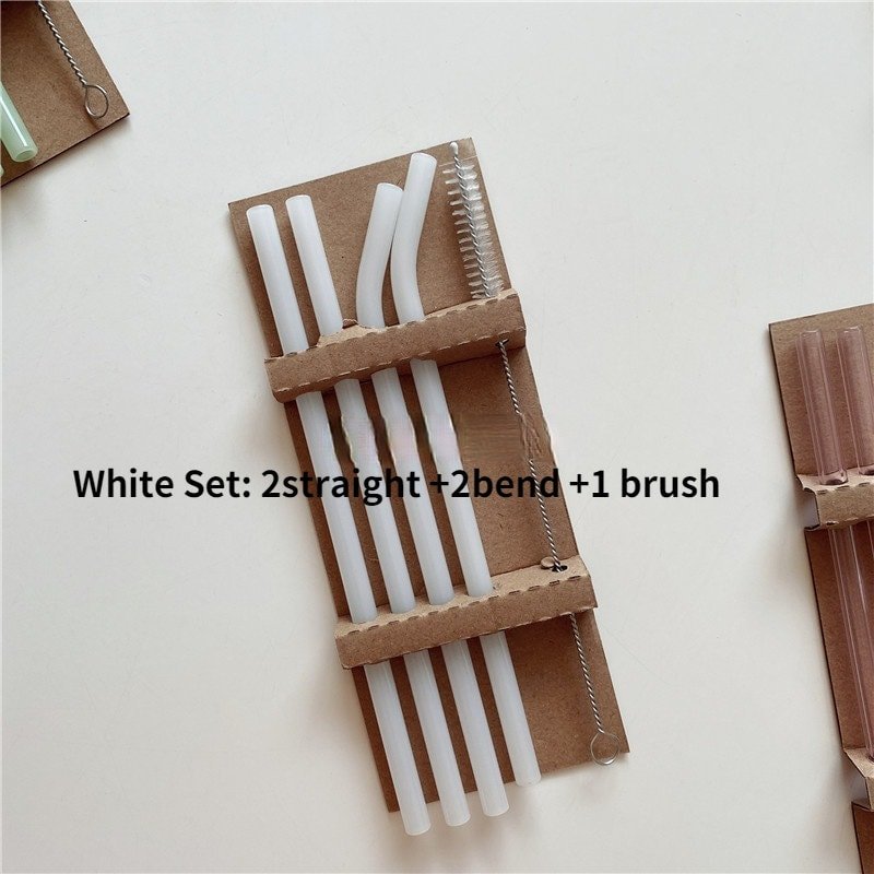 Színes üvegszívószálak